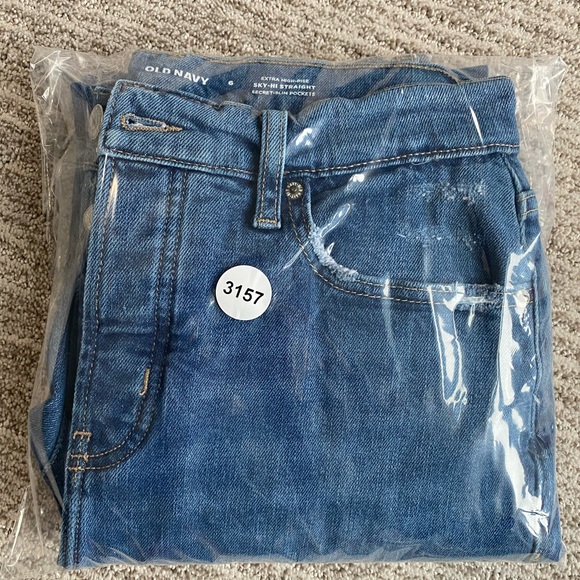 Women’s Size 6 Extra High-Rise Sky-Hi Straight Old Navy Jeans - Picture 7 of 7